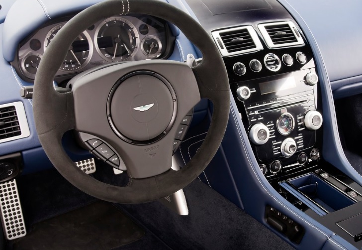 2014 Aston Martin Vantage Coupe 4.3 (430 HP) S Automatic boot space and dimensions
