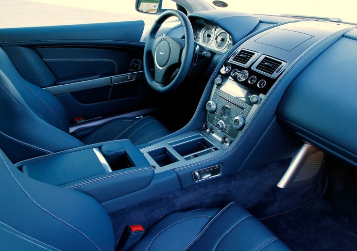 2013 Aston Martin Virage Coupe 6.0 V12 (490 HP) Touchtronic Automatic boot space and dimensions