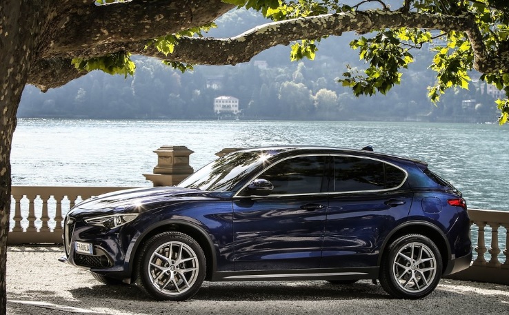 2020 Alfa Romeo Stelvio SUV 2.0 4x4 (280 HP) Sprint AT boot space and dimensions