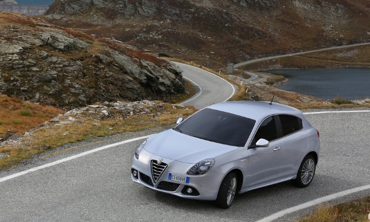2020 Alfa Romeo Giulietta Hatchback 1.6 JTD (120 HP) Sprint TCT boot space and dimensions