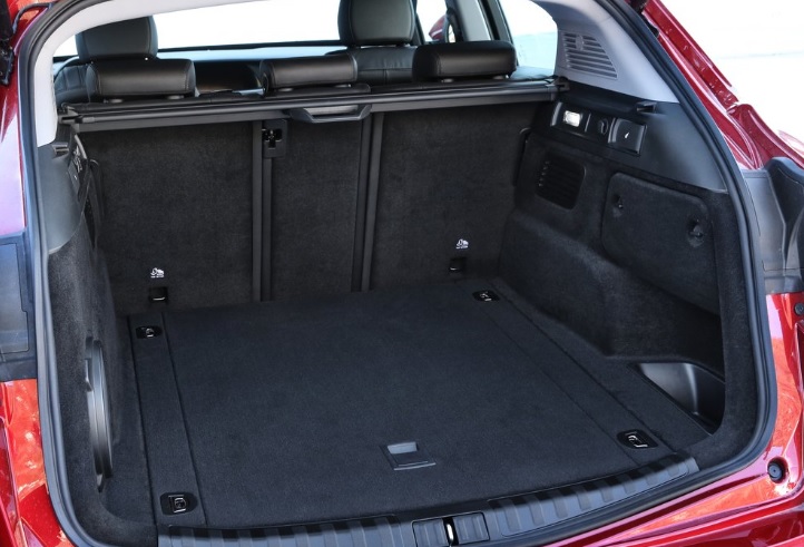 2018 Alfa Romeo Stelvio SUV 2.0 (280 HP) Veloce AT boot space and dimensions