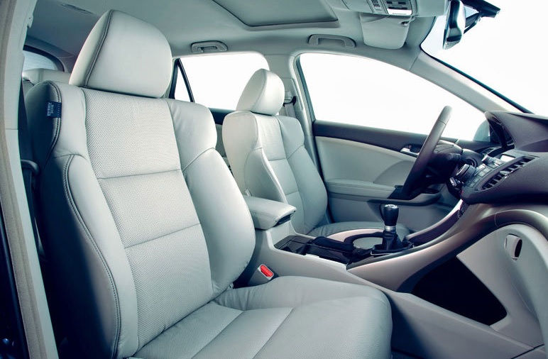 2014 Honda Accord Sedan 2.0 (156 HP) Executive AT boot space and dimensions