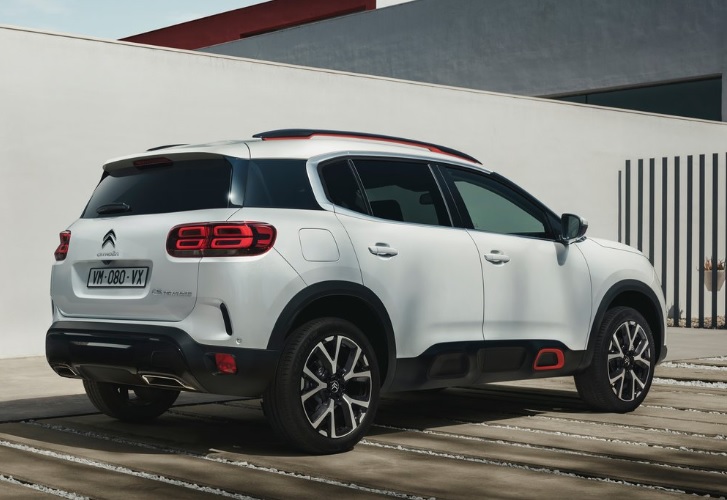 2021 Citroen C5 Aircross SUV 1.2 PureTech (130 HP) Live AT boot space and dimensions