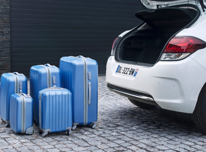 2017 Citroen C4 Hatchback 1.6 HDI (92 HP) Easy Manual boot space and dimensions