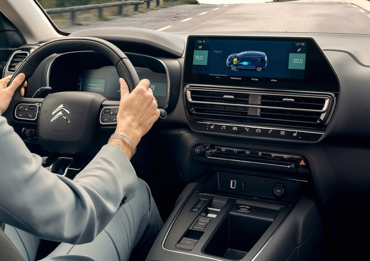 2023 Citroen C5 Aircross SUV 1.6 PureTech (180 HP) Shine Bold EAT8 boot space and dimensions