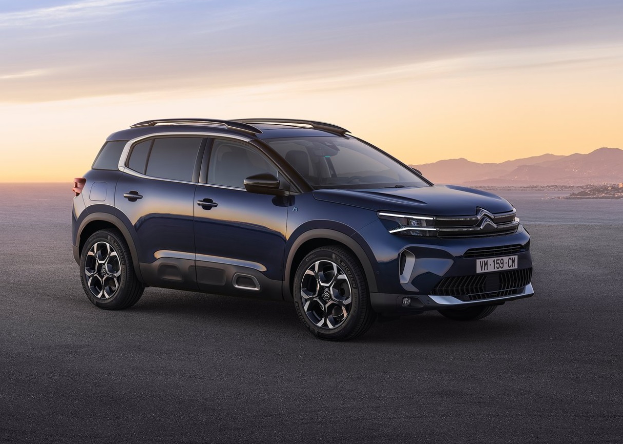 2023 Citroen C5 Aircross SUV 1.6 PureTech (180 HP) Shine Bold EAT8 boot space and dimensions