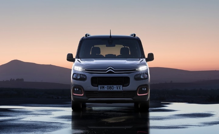 2022 Citroen Berlingo Mpv 1.5 BlueHDi (130 HP) Feel Stil AT boot space and dimensions