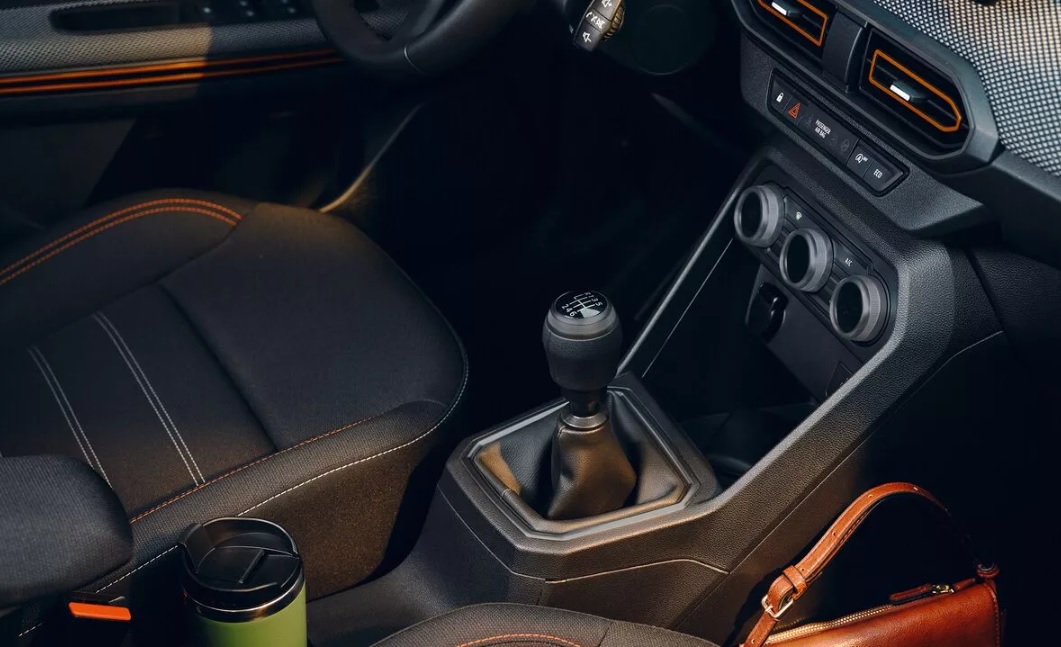 2023 Dacia Sandero Stepway Hatchback 1.0 Turbo (90 HP) Essential CVT boot space and dimensions