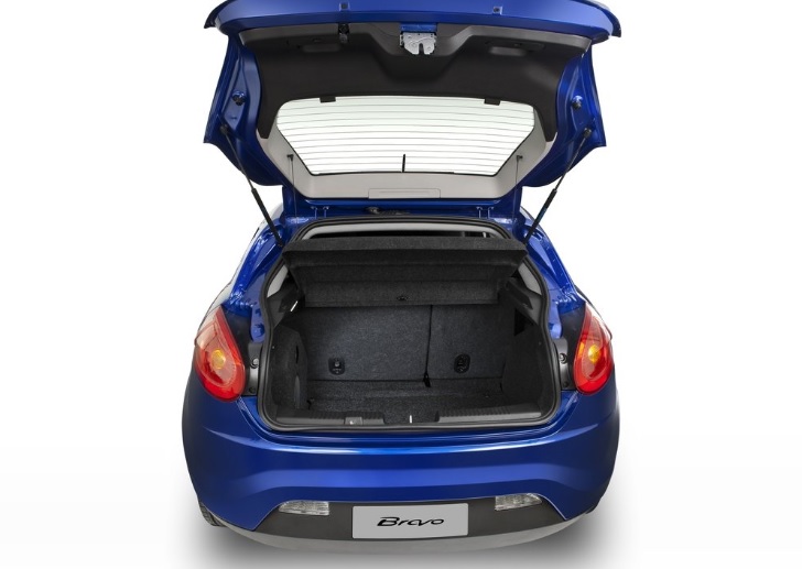2014 Fiat Bravo Hatchback 1.4 Fire (90 HP) Pop Manual boot space and dimensions