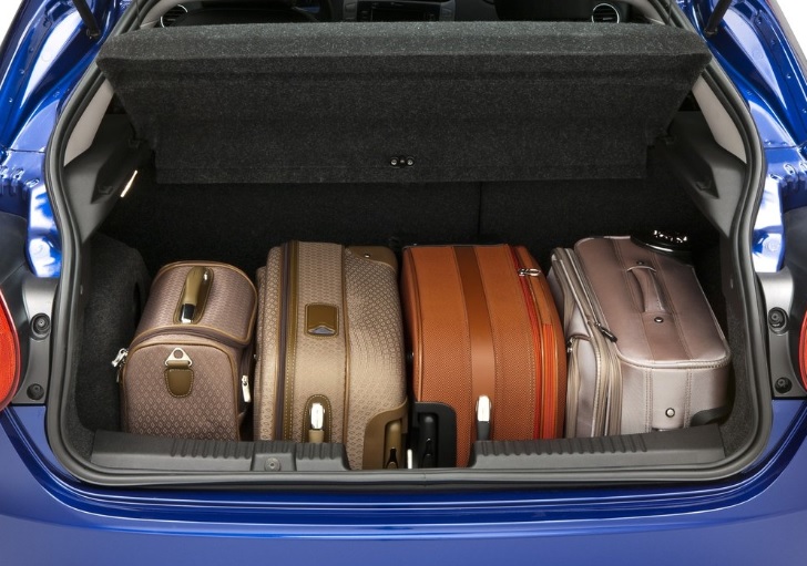 2014 Fiat Bravo Hatchback 1.4 Fire (90 HP) Pop Manual boot space and dimensions