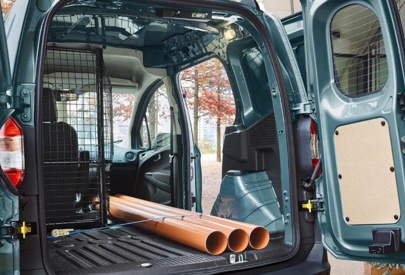 2021 Ford Transit Courier Mpv 1.5 TDCi (100 HP) Van Deluxe Manual boot space and dimensions