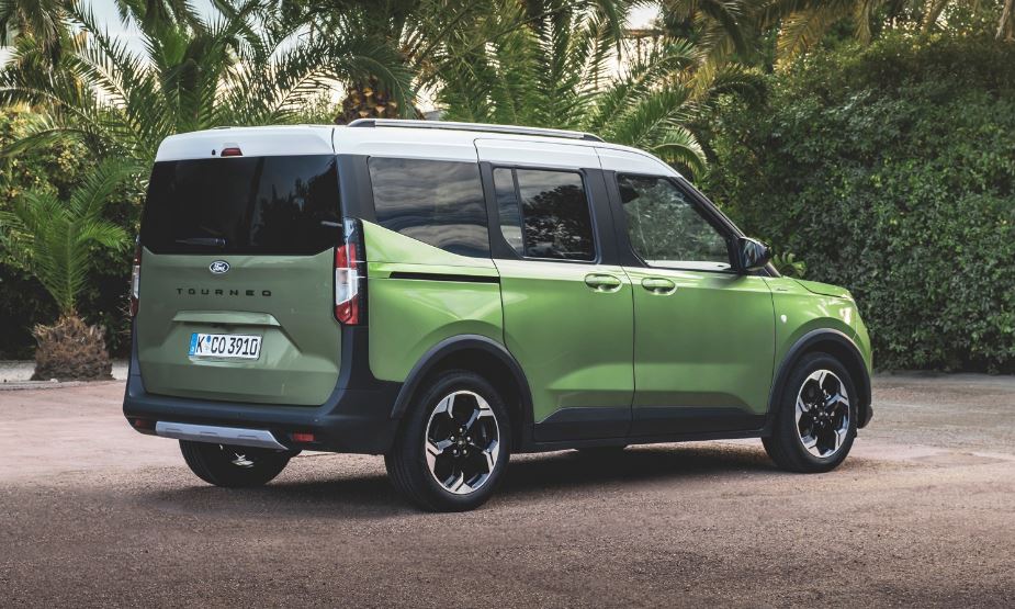 2024 Ford Tourneo Courier 1.5 EcoBlue 100 HP Active Manual Technical Specs - cardimension.net