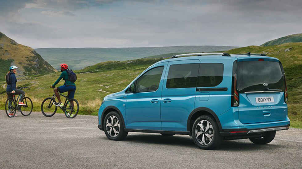 2023 Ford Tourneo Connect Combi 2.0 EcoBlue (122 HP) Titanium Automatic boot space and dimensions