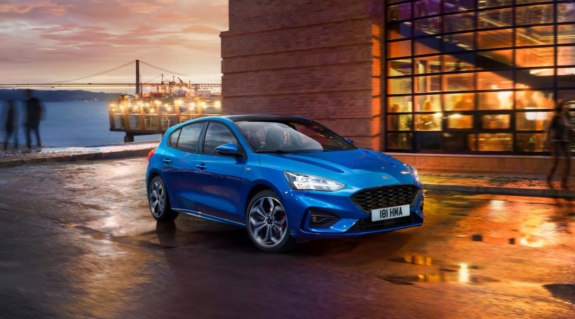 2020 Ford Focus HB Hatchback 1.5 EcoBlue (120 HP) Titanium Manual boot space and dimensions