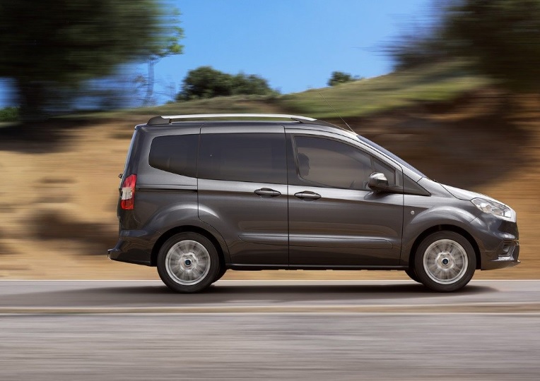 2021 Ford Tourneo Courier 1.5 TDCi 100 HP Titanium Manual Technical Specs - cardimension.net