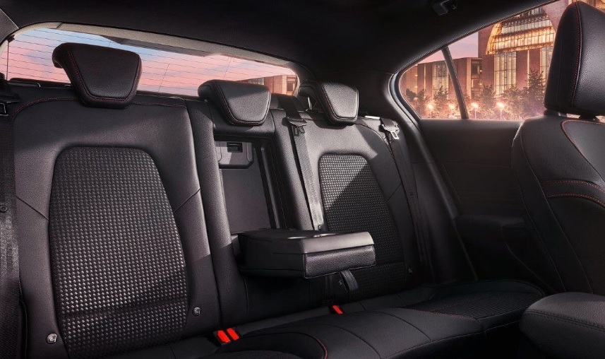 2019 Ford Focus Sedan 1.5  (123 HP) Titanium Automatic boot space and dimensions