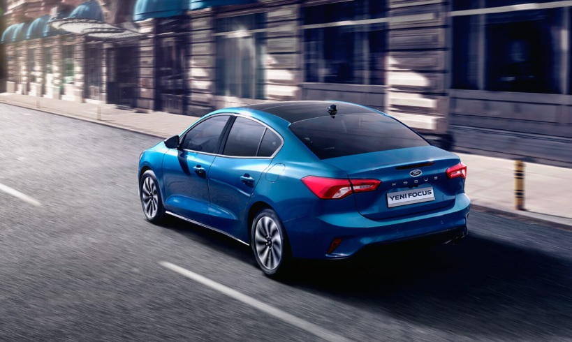 2019 Ford Focus Sedan 1.5  (123 HP) Titanium Automatic boot space and dimensions