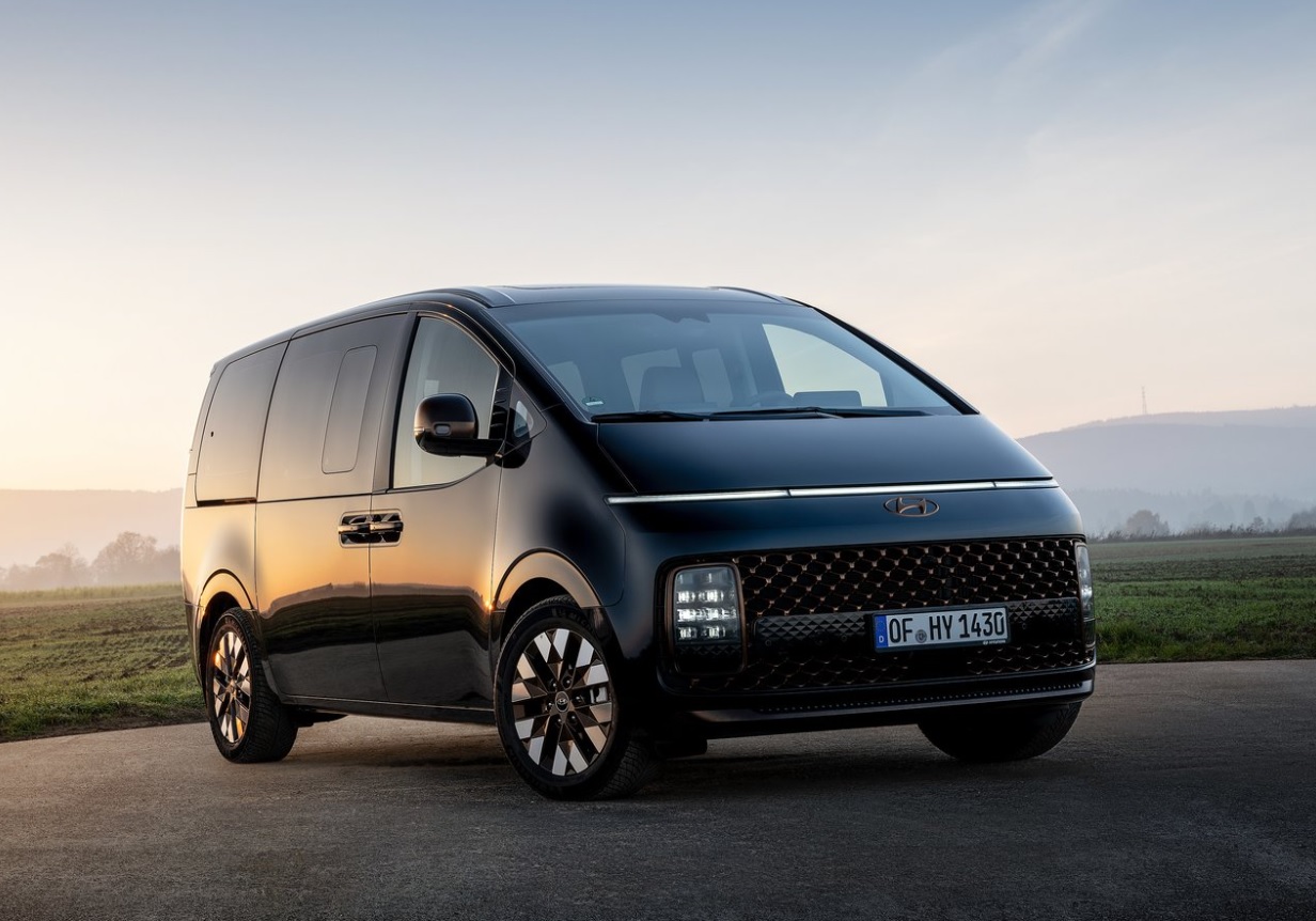 2023 Hyundai Staria 2.2 CRDi 177 HP Elite AT Technical Specs - cardimension.net