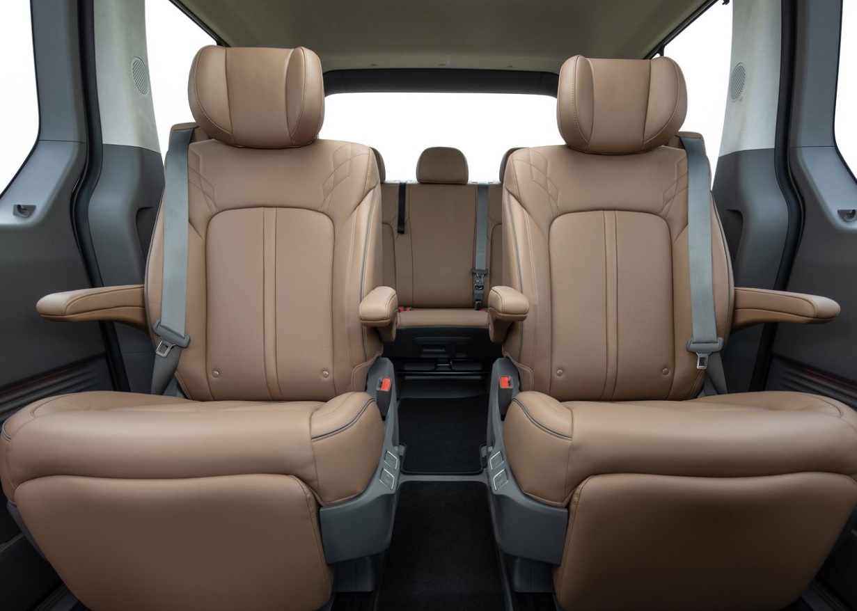 2023 Hyundai Staria Mpv 2.2 CRDi (177 HP) Elite AT boot space and dimensions