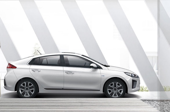 2017 Hyundai Ioniq Hatchback 1.6 (141 HP) Elite Plus DCT boot space and dimensions