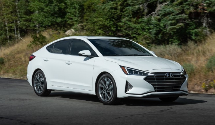 2020 Hyundai Elantra Sedan 1.6 MPi (127 HP) Style Plus Automatic boot space and dimensions