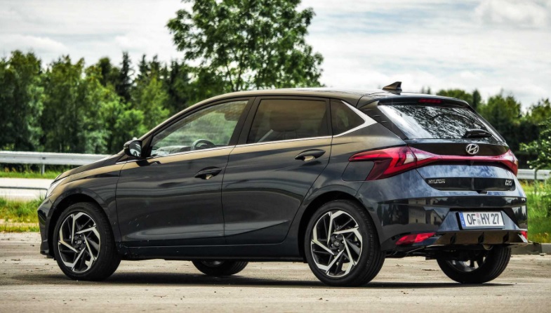 2021 Hyundai i20 Hatchback 1.0 TGDI MHEV (100 HP) Style Plus DCT boot space and dimensions