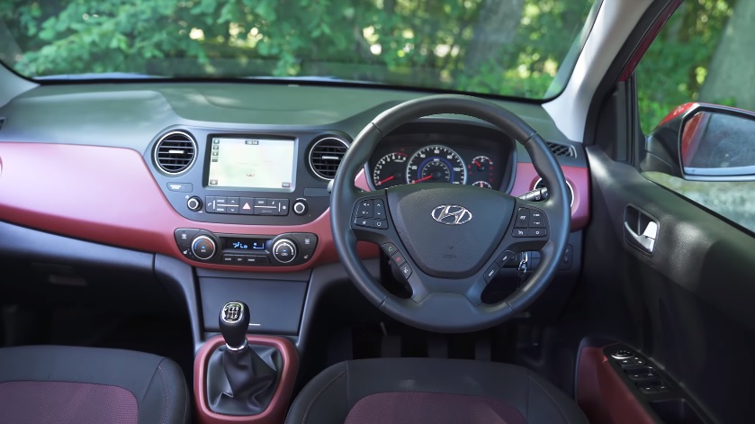 2018 Hyundai i10 Hatchback 1.2 (87 HP) Style AT boot space and dimensions