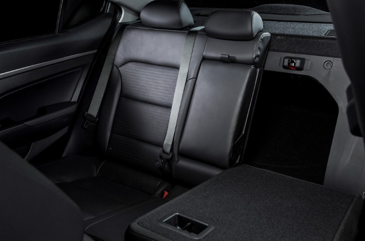 2017 Hyundai Elantra Sedan 1.6 CRDI (136 HP) Elite Plus Manual boot space and dimensions