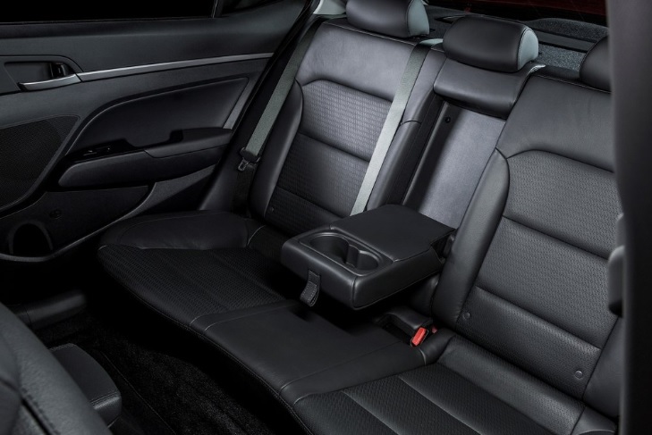 2018 Hyundai Elantra Sedan 1.6 CRDi (136 HP) Elite DCT boot space and dimensions