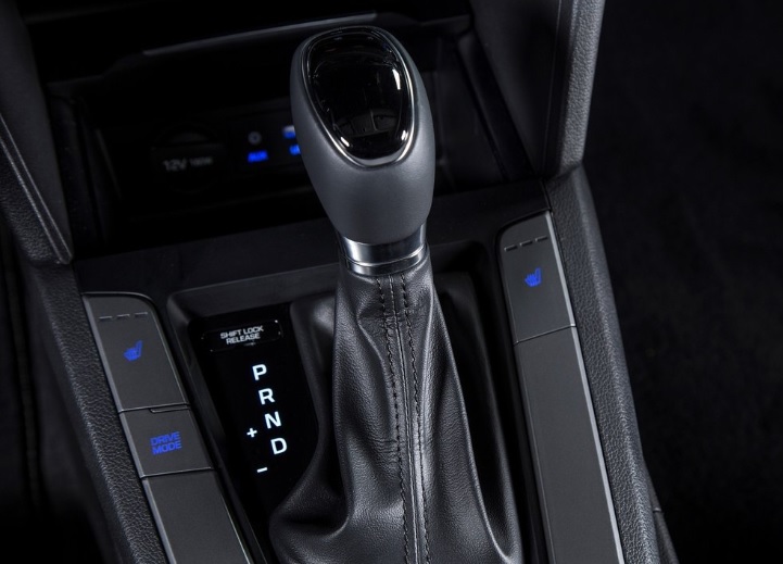 2018 Hyundai Elantra Sedan 1.6 CRDi (136 HP) Elite DCT boot space and dimensions