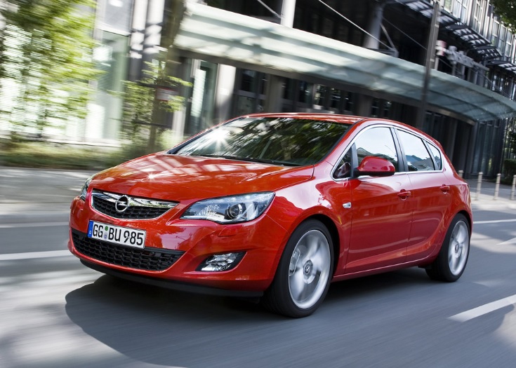 2014 Opel Astra Hatchback 1.6 (115 HP) Edition Manual boot space and dimensions