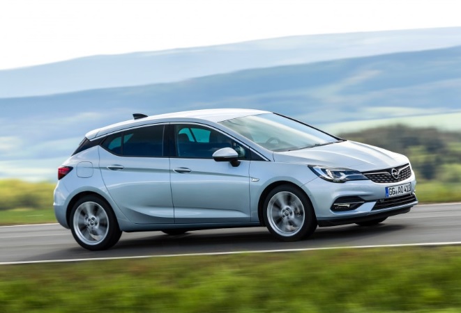 2021 Opel Astra Hatchback 1.2 (110 HP) Edition Manual boot space and dimensions