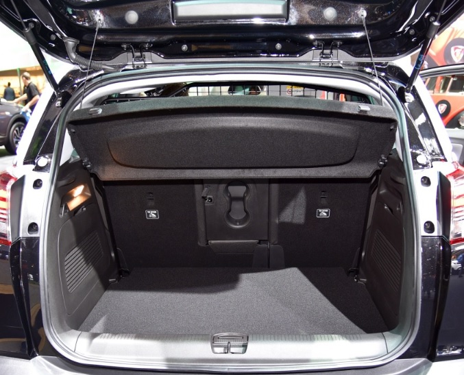 2019 Opel Crossland X SUV 1.5 CDTi (120 HP) Excellence Automatic boot space and dimensions
