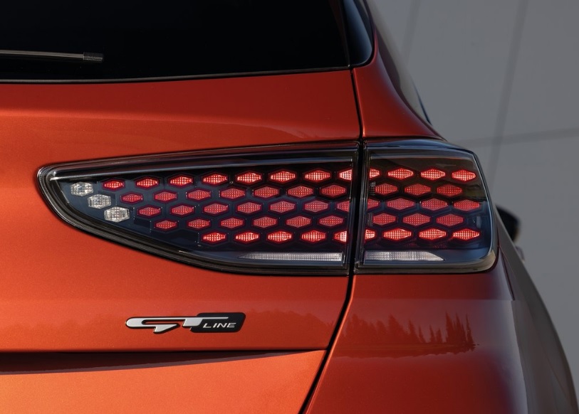 2023 Kia Ceed Hatchback 1.0 TGDI (120 HP) Elegance DCT boot space and dimensions