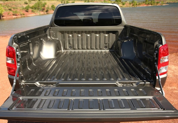2019 Mitsubishi L200 Pick Up 2.4 (181 HP) Blizzard Automatic boot space and dimensions
