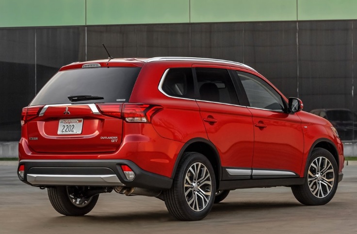 2017 Mitsubishi Outlander SUV 2.0 (150 HP) Instyle CVT boot space and dimensions