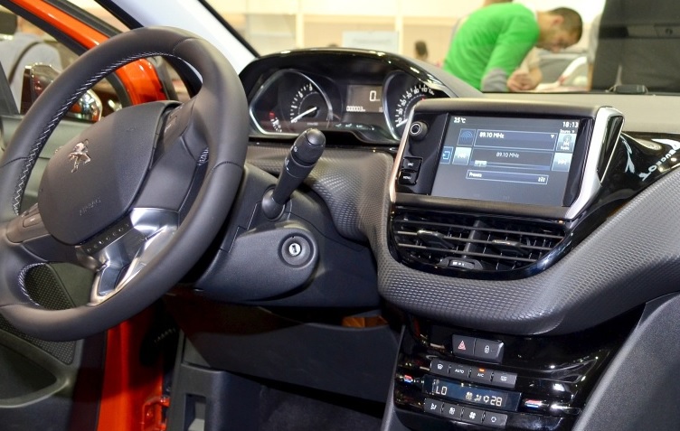 2020 Peugeot 208 1.5 BlueHDi 100 HP Signature Manual Technical Specs - cardimension.net