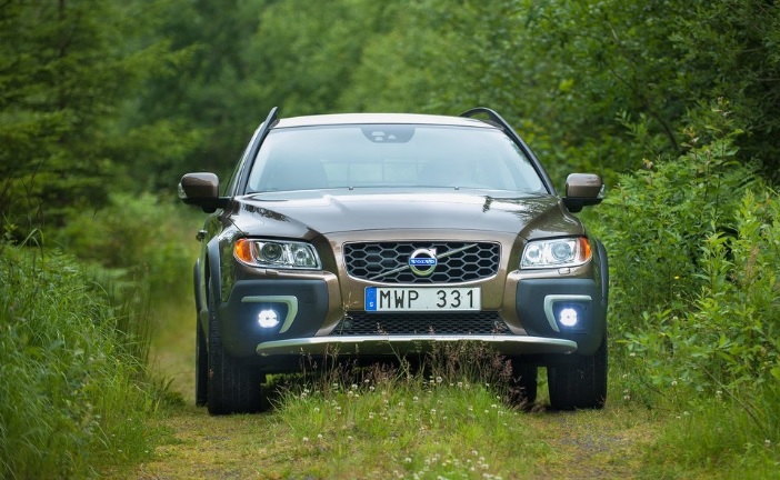 2015 Volvo XC70 SUV 2.4 D5 AWD (220 HP) Advance Geartronic boot space and dimensions