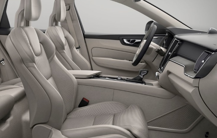 2019 Volvo XC60 SUV 2.0 D4 (190 HP) Momentum Automatic boot space and dimensions