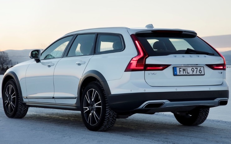 2020 Volvo V90 SUV 2.0 D5 AWD (235 HP) Cross Country Pro Geartronic boot space and dimensions