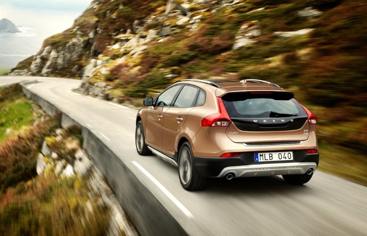 2016 Volvo V40 Cross Country 2.0 D4 190 HP Advance Geartronic Technical Specs - cardimension.net