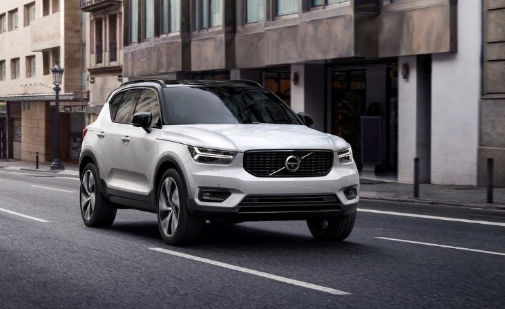 2019 Volvo XC40 2.0 D4 190 HP Momentum Geartronic Technical Specs - cardimension.net