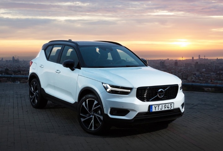 2019 Volvo XC40 2.0 D4 190 HP Momentum Geartronic Technical Specs - cardimension.net