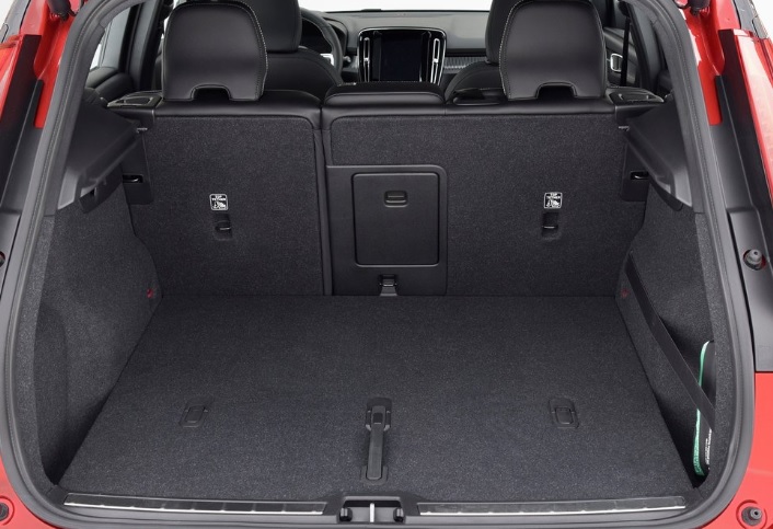 2019 Volvo XC40 SUV 2.0 D4 (190 HP) Momentum Geartronic boot space and dimensions
