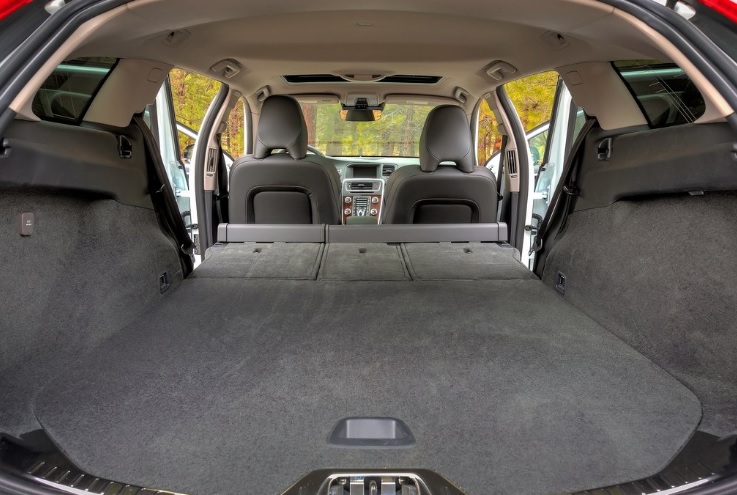 2017 Volvo V60 Station Wagon 2.0 D4 (190 HP) Advance Geartronic boot space and dimensions