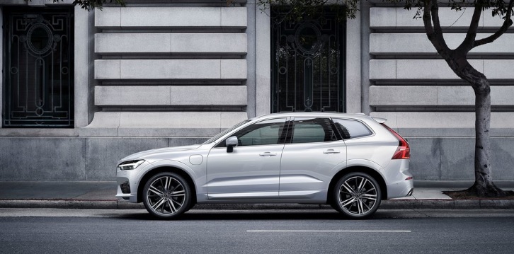 2021 Volvo XC60 SUV 2.0 EAWD T8 (318 HP) Polestar Geartronic boot space and dimensions