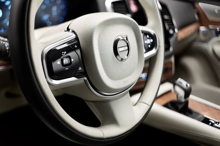 2020 Volvo XC90 SUV 2.0 T8 EAWD (390 HP) R-Design Geartronic boot space and dimensions