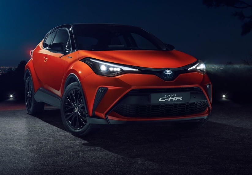 2023 Toyota C-HR Crossover 1.8 Hybrid (98 HP) Passion X-Pack e-CVT boot space and dimensions