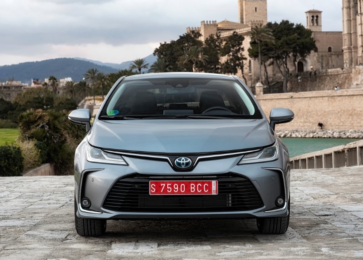 2021 Toyota Corolla Sedan 1.5 (125 HP) Flame X Pack Manual boot space and dimensions
