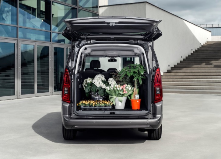 2024 Toyota Proace City Mpv 1.5 D (130 HP) Flame X-Pack AT boot space and dimensions